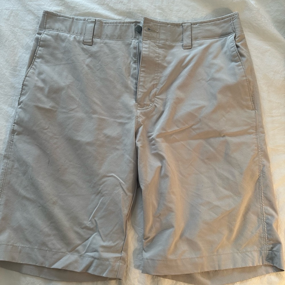 Callaway golf shorts khaki tan men’s 32” waist athletic fit